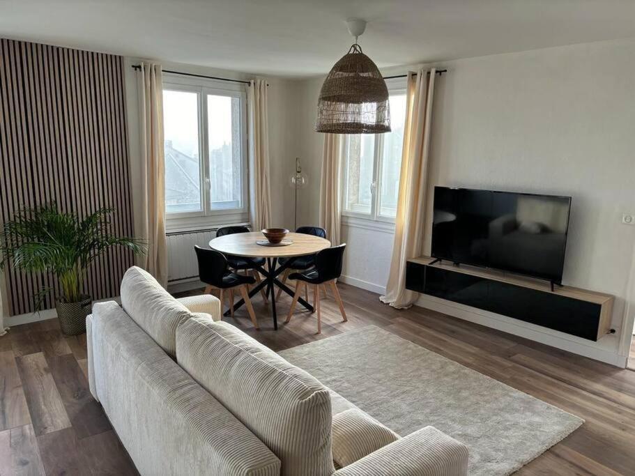 Appartement Cosy Au Coeur De La Ville Aurillac Buitenkant foto